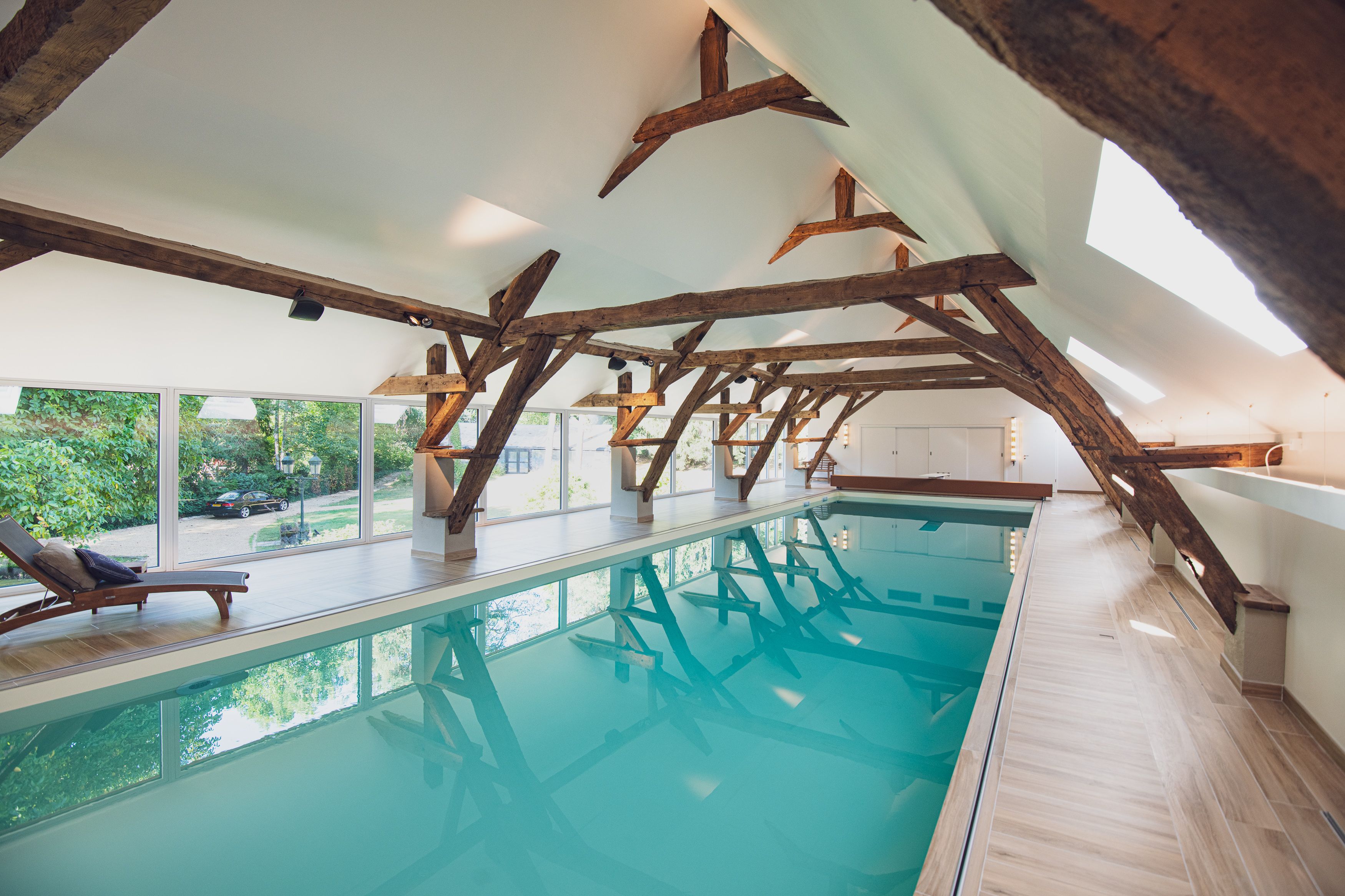 humidité avec une piscine intérieure