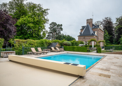 Couverture de Piscine automatique dans un chateau